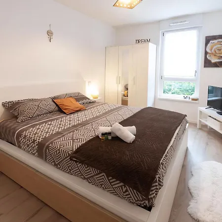 Appartement Le Mediatik, Parking Prive Et Terrasse Amenagee *